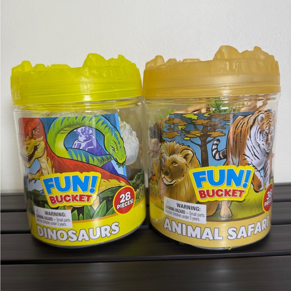 Dinosaurs 28PC and Animal Safari 38PC Fun Bucket Play-set 2 NIB SKU0945